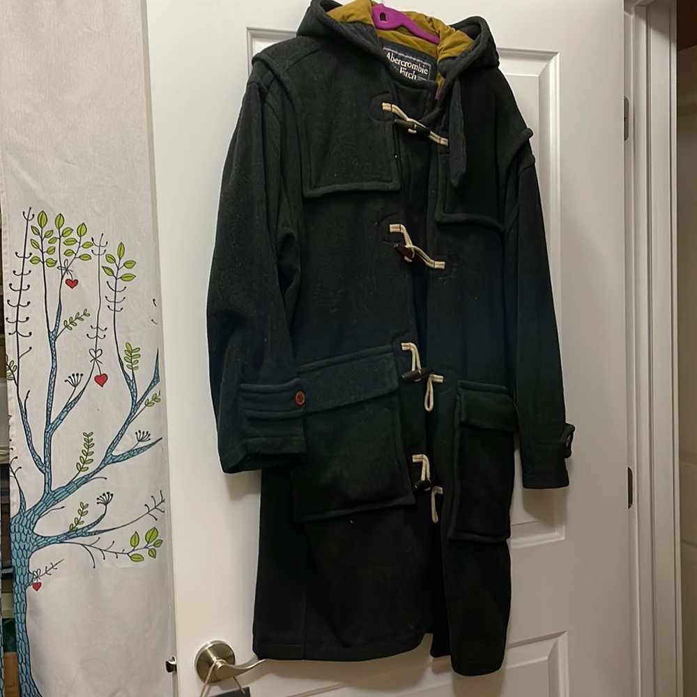 Wore once, good quality A & F winter coat
Size M